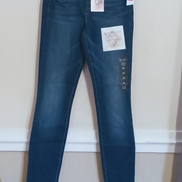 NWT Jessica Simpson Super Stretch Rodeo Curvy High Rise Jeans, Size 25 - Picture 6 of 8